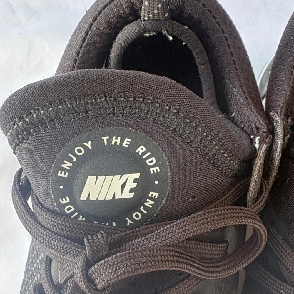 Nike Black Knit Sneakers with White Soles - Picture 4 of 5